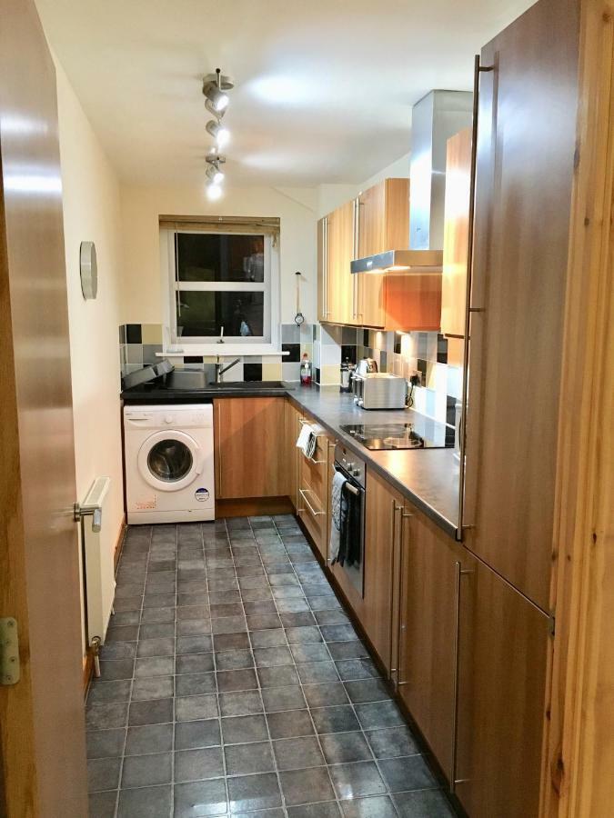 Azim And Suzi'S City Centre Apartment Инвернес Екстериор снимка