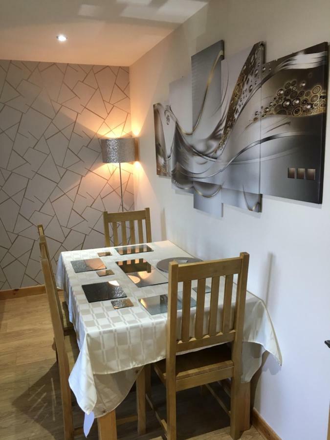 Azim And Suzi'S City Centre Apartment Инвернес Екстериор снимка
