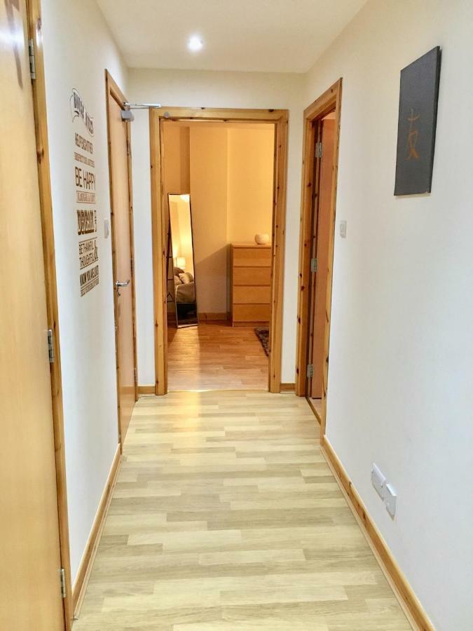 Azim And Suzi'S City Centre Apartment Инвернес Екстериор снимка